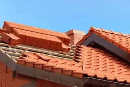 Pose et rénovation de toiture en tuiles à Noaillan
